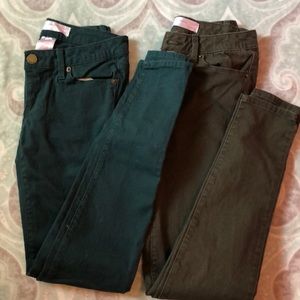 Set of two No Boundaries Jeans